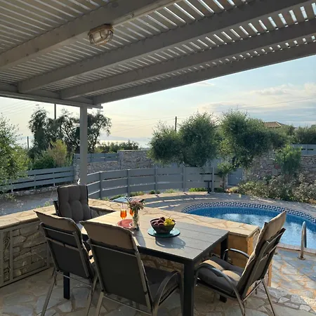 Tulipa Mani 1 - Cosy With Private Pool *