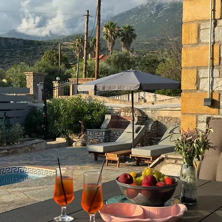 Casa vacanze Tulipa Mani 1 - Cosy With Private Pool *