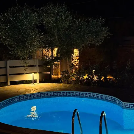 別荘 Tulipa Mani 1 - Cosy With Private Pool Stoúpa